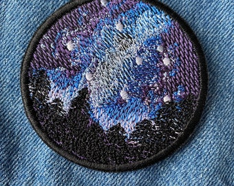 Milky Way Bügelbild: Sternennacht Baum Badge
