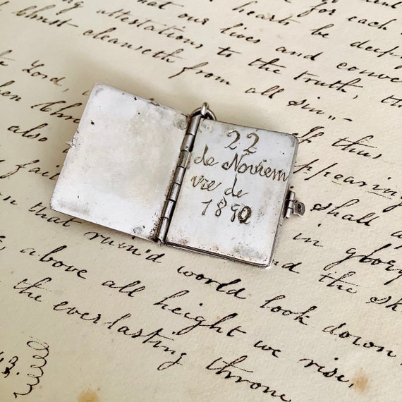 Antique Silver Spanish Book Locket featuring “FETCHAS… Gem