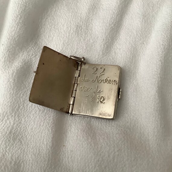 Antique Silver Spanish Book Locket featuring “FETCHAS… Gem