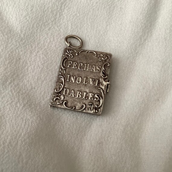 Antique Silver Spanish Book Locket featuring “FETCHAS… Gem