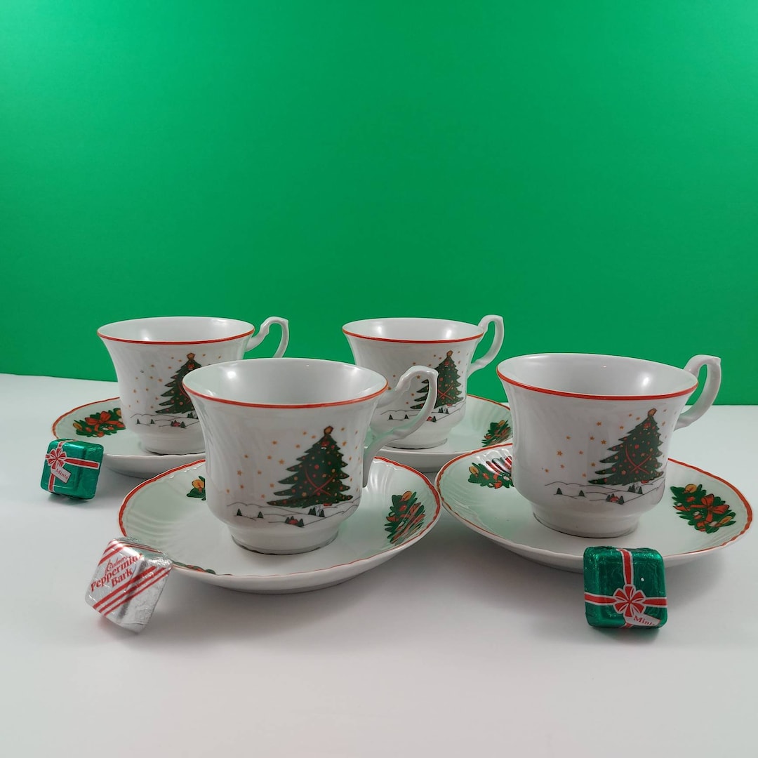 Vintage Christmas Tea Cups and Saucers Set/vintage Romanian Porcelain
