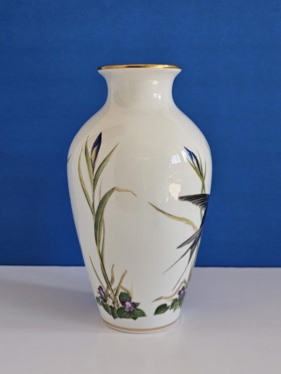 Vintage 1980 Porcelaine Franklin The Meadowland Bird Vase Vintage 1980 Porcelaine Franklin The Meadowland Bird Vase