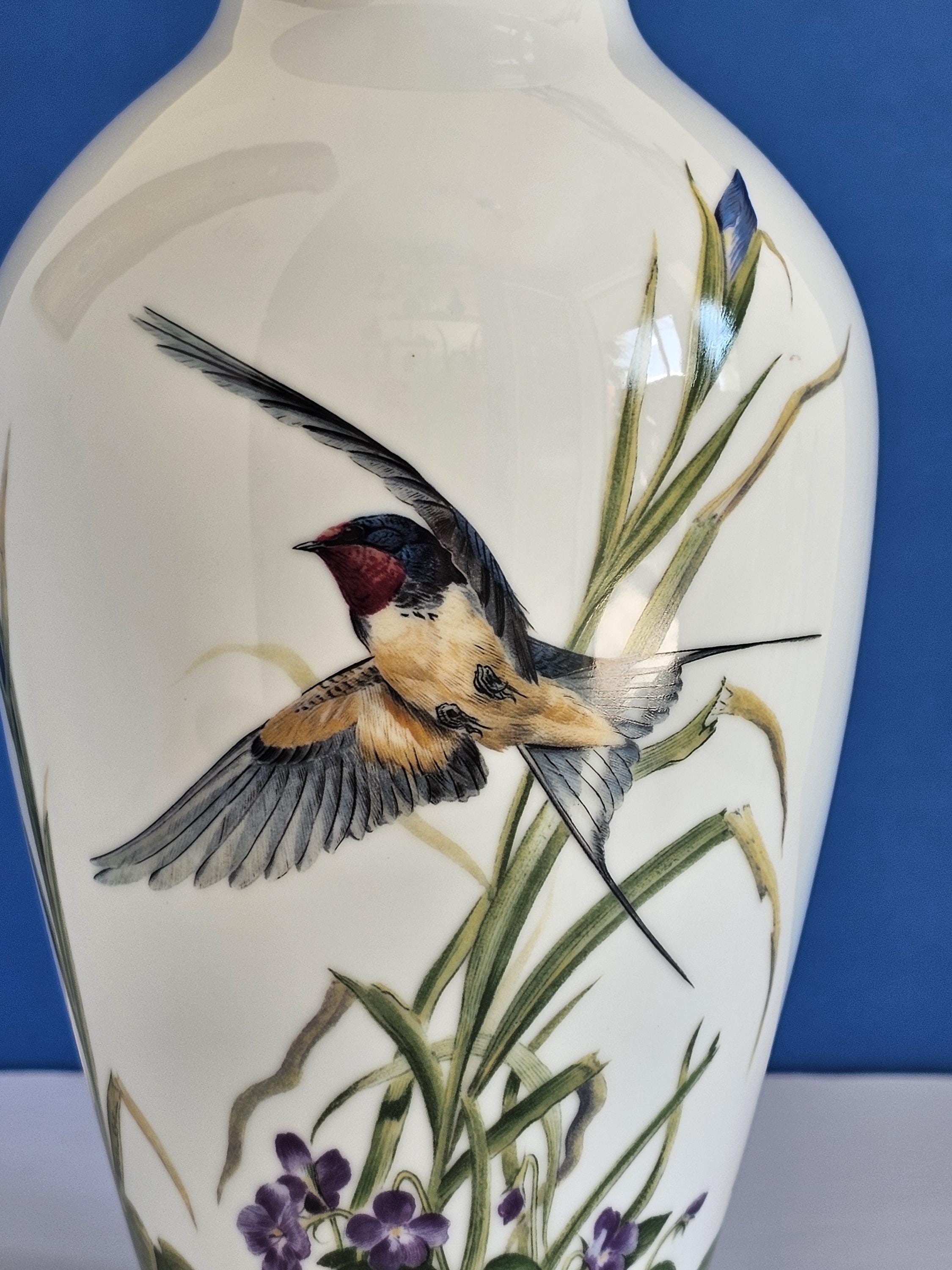 Vintage 1980 Franklin Porcelain the Meadowland Bird Vase by Vintage 1980 Franklin Porcelain the Meadowland Bird Vase by