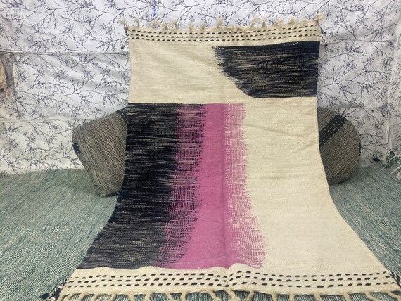 Moroccan Kilim Rug, Moroccan Area Rug, Berber Wool rug, Moroccan Flatweave Rug, Zanafi Rug Style, Moroccan Handwoven rug