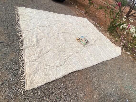 Handmade Cream Wool Beni Ourain Rug: Moroccan Berber Carpet