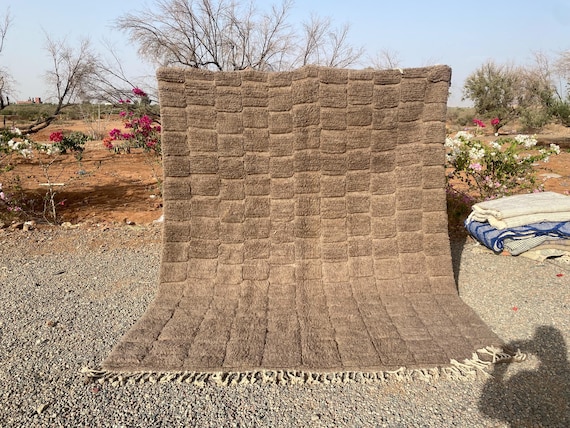 Handmade Beni Ourain Moroccan Rug: Peach Shaggy Wool Carpet