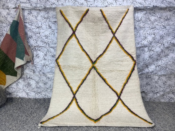 Moroccan Berber Azilal Rug - Handmade Wool Area Rug for Cozy Boho Home Decor & Authentic Tapis