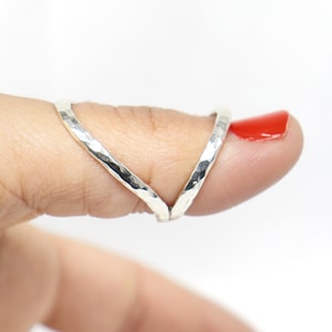 HammeredSwan Silver Ring Splint • Sterling Silver Swan Neck Splint for PIP or DIP Joint • RA Dip Rheumatoid Arthritis Splint  Arthritis Ring
