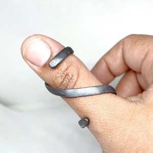 Oxidized Sterling Silver Spiral Splint Ring • Spiral Splint Ring • Thumb Splint Ring • Trigger Finger Splint • RA Wrap Around Splint • EDS
