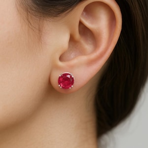 Boucles d'oreilles en rubis simulé : boucle d'oreille en argent sterling, faite main