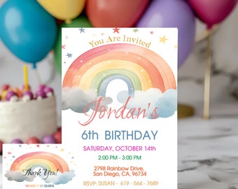 Puede incluir: Una invitación de cumpleaños con temática de arcoíris para un 6º cumpleaños. La invitación presenta un arcoíris de acuarela con nubes y estrellas. El texto dice "You Are Invited", "Jordan's 6th Birthday", "Saturday, October 14th", "2:00 PM - 3:00 PM", "2798 Rainbow Drive, San Diego, CA, 96734", "RSVP: SUSAN - 619-564-7689", y "BY: OCTOBER 1st".