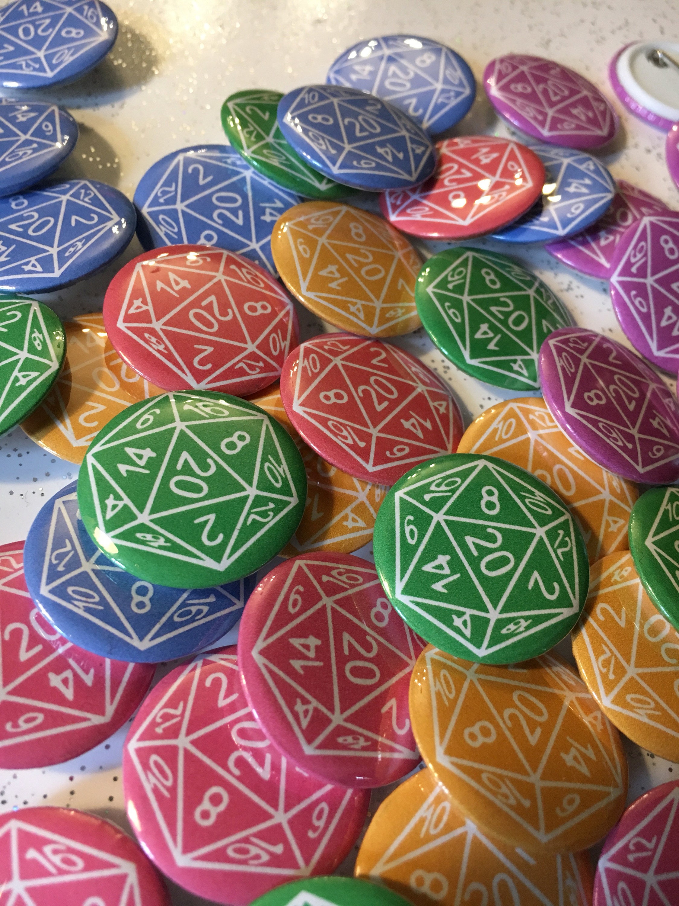 D20 Dice Pin Badge - Etsy UK