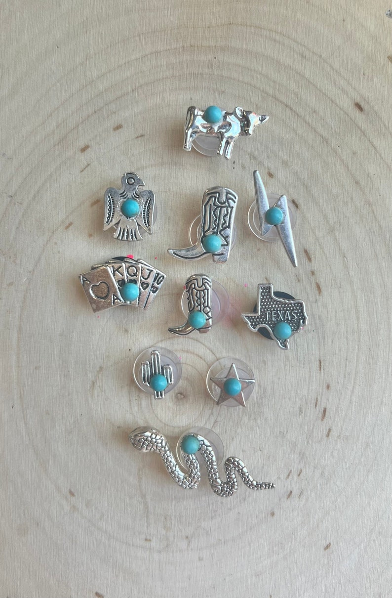 1 croc charm with turquoise