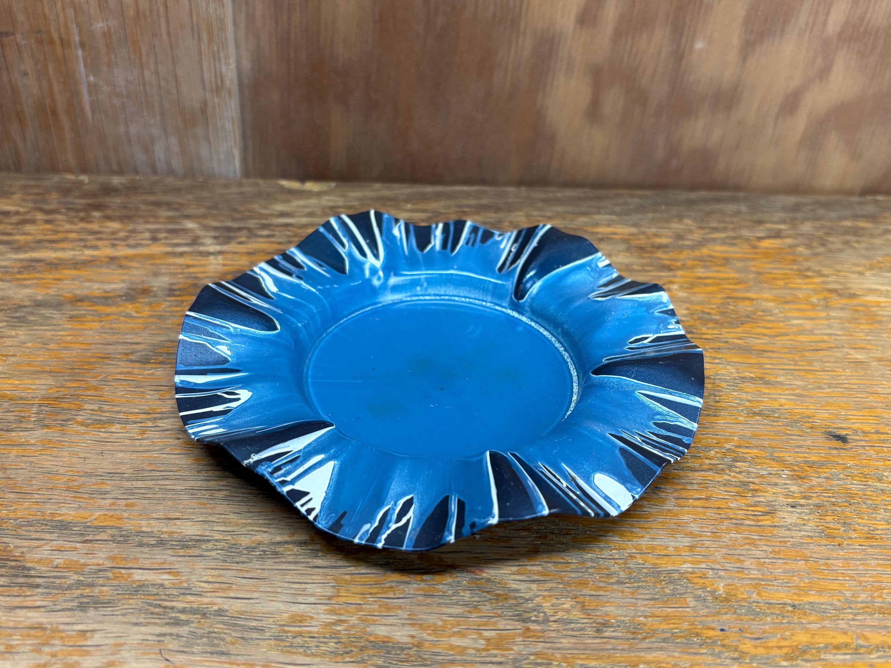 china glitter blue push down cigarette ashtray Spinning Ashtray
