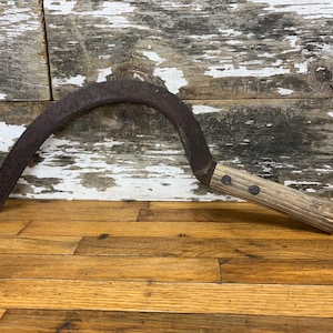 Vintage Sickle - Hand Scythe- Prop - Gardening - Farm Tool - Decoration
