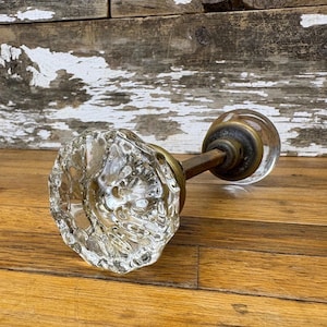 Juego de pomos de puerta de cristal antiguos y desiguales