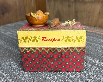 Caja de recetas vintage con temática de cocina, con recetas y separadores