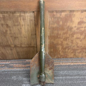 Vintage 1940s US Military Folding Shovel - E Tool - Trenching Tool - WW2 Era