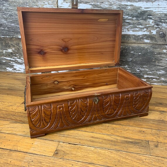 Vintage Carved Wooden Jewelry Box - Retro Trinket… - image 2