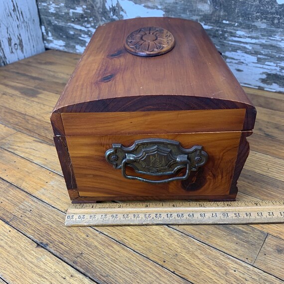 Vintage Carved Wooden Jewelry Box - Retro Trinket… - image 9