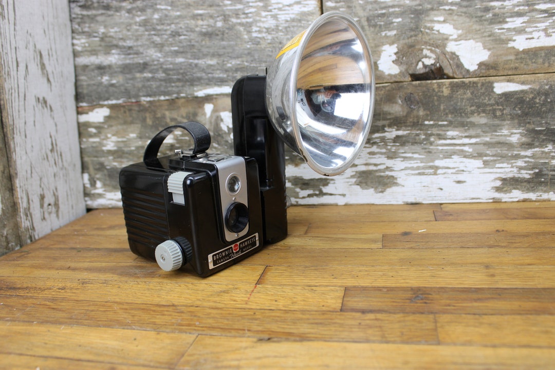 Kodak Brownie Hawkeye Camera Flash Model With Kodalite Flashholder