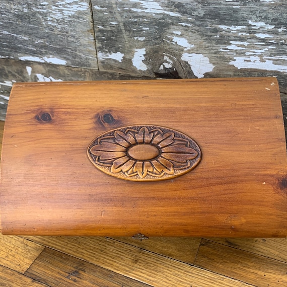 Vintage Carved Wooden Jewelry Box - Retro Trinket… - image 4