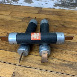 Vintage Ware Fuse 100 AMP 600 Volts or Less Fast Acting One Time Fuse - Buss Fuse - Ware Fuse Corp., Chicago, Illinois - Set of 3