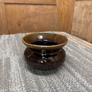Escupidera de cerámica marrón vintage