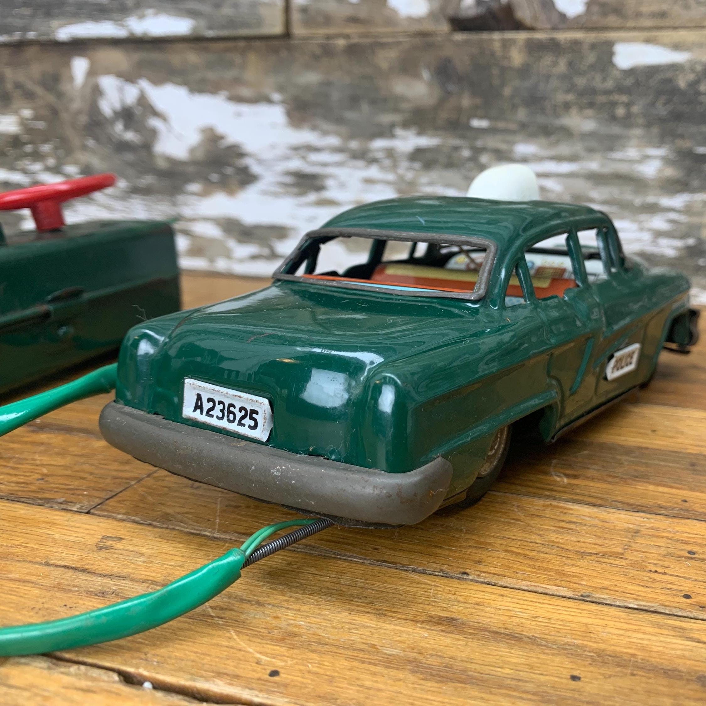 ヴィンテージ ラインマー ブリキ パトカー – 電池式メタルおもちゃ