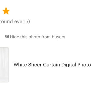 K&ouml;nnte beinhalten: Wei&szlig;er, durchsichtiger Vorhang als digitaler Fotohintergrund. Der Hintergrund ist ein wei&szlig;er, durchsichtiger Vorhang mit einer goldenen Aufschrift, die "LUXE & Lovely" lautet.