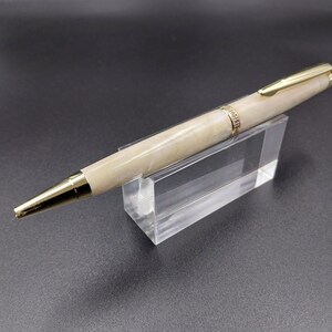 Penna twist Ghost Gold della linea Cosmos.