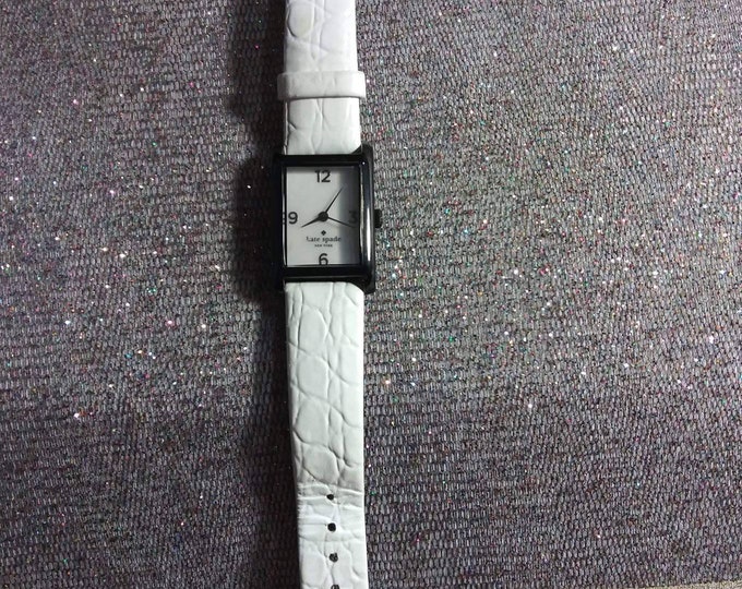 Kate Spade watch. In a New York Minute Leather band white 90s