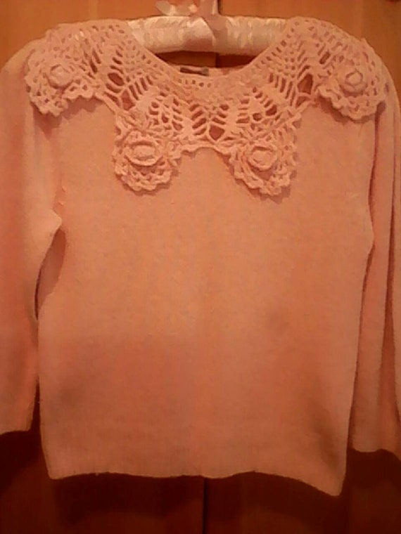 Pink sweater fitted Nicole Curie hand crocheted ne