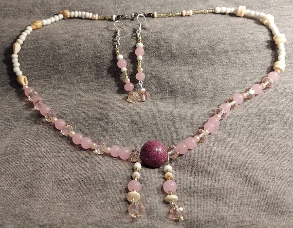 Necklace set vintage pink and white beads and cry… - image 10