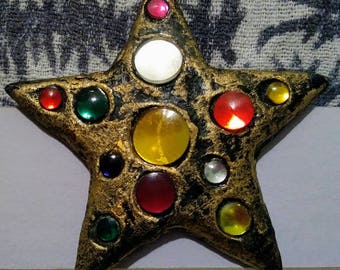 Big gold star pin 80s