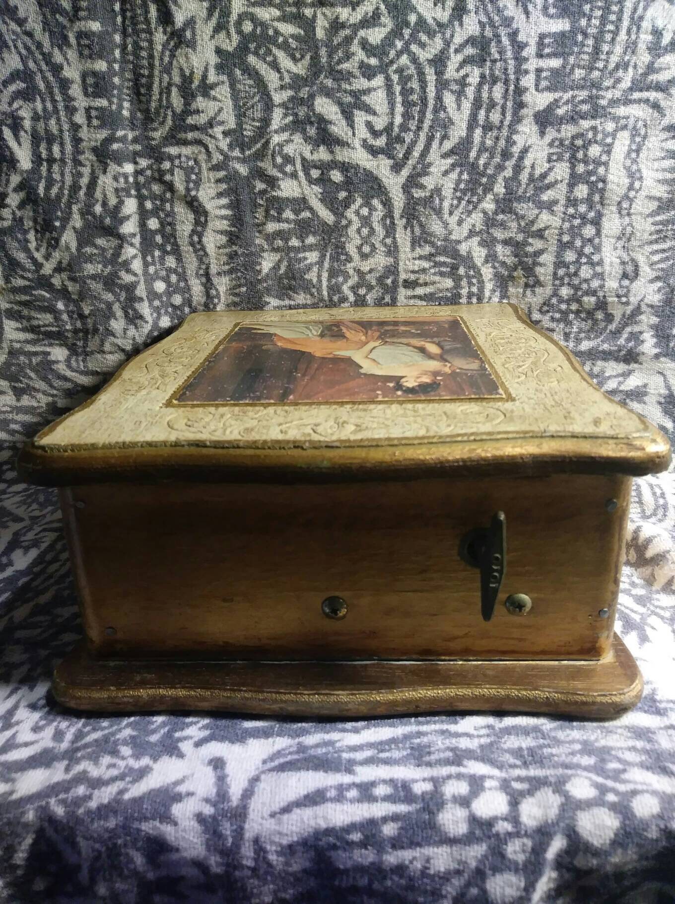 Vintage gold wood jewelry music box 60s Italian style plays Moon River.