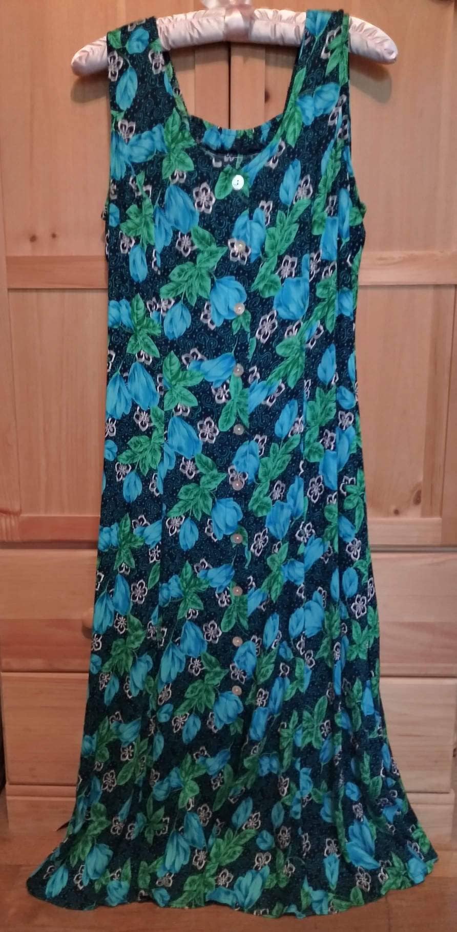 Vintage dress 90s. Vibrant Betsy Lauren dress bold floral design.