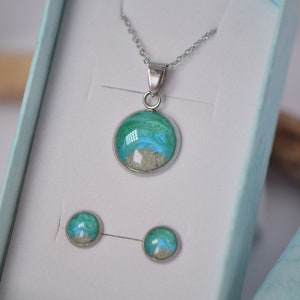Juego de joyas de collar y pendientes de sementales hechos de arena del río Esloveno Soča y resina de joyería, conjunto de joyas de arena, pendientes de collar de arena