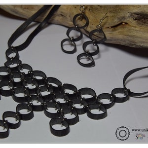 Conjunto de joyas con cámara de aire negra, conjunto de joyas de bicicleta reciclada para regalo de ciclista, collar moderno con dije reciclado, pendientes colgantes ligeros
