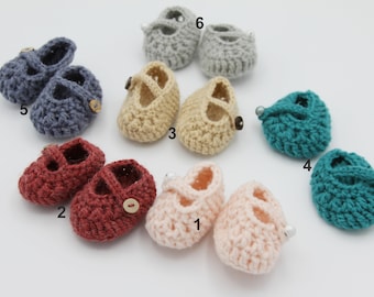 Doll shoes, 5.5 cm slippers with button, crochet doll booties for doll 25-30 cm