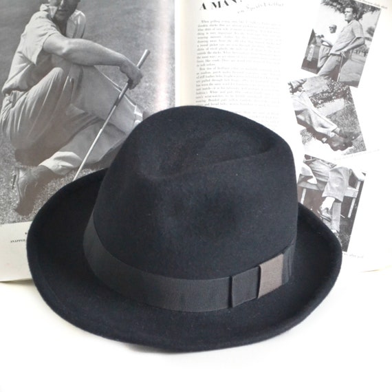 hat with brim all the way around