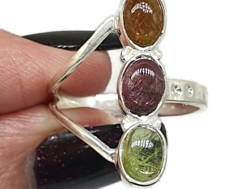 Anello con tre tormaline, taglia 8, argento sterling, pietre preziose cabochon, tormalina arancione, rosa e verde, pietra del segno zodiacale della Bilancia, pietra psichica
