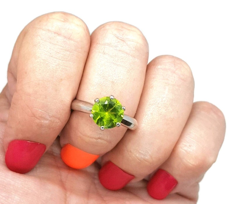 August Birthstone NEW Spiritual Stone Protection Stone 925 Sterling Silver Size 8.5 Ring Visionary Crystal Peridot Solitaire Ring