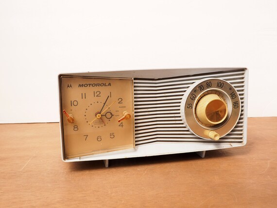 Vintage Motorola C2b Alarm Clock Radio Am Baby Blue 1959 Vintage Motorola C2b Alarm Clock, Modern Alarm Clock Radio