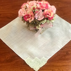Vintage Embroidered Ladies / Child Hankerchief, Hankie , Textile , Antique