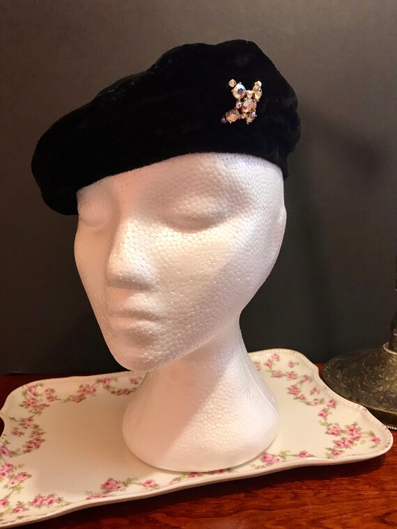 Vintage 1940’s  Black Velvet Beret with Rhineston… - image 4