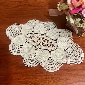 Vintage Oval Lace Double Doily , Sachet holder , antique lace , antique textile