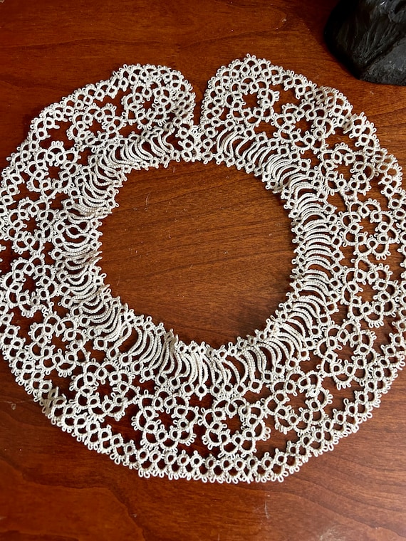 Vintage Tatted  Lace Collar , Handmade , Exquisite