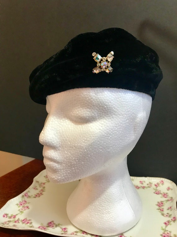 Vintage 1940’s  Black Velvet Beret with Rhineston… - image 6