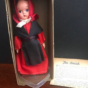 Vintage Amish  Girl 5 inch Plastic Doll w/ box/ heart stand